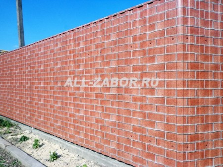 Забор из профлиста с покрытием «под кирпич» Red Brick Light